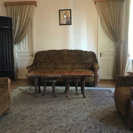 Host N1 Apartment Кутаиси Екстериор снимка