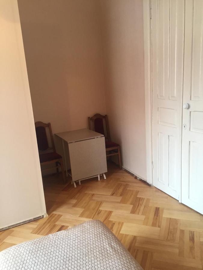 Host N1 Apartment Кутаиси Екстериор снимка