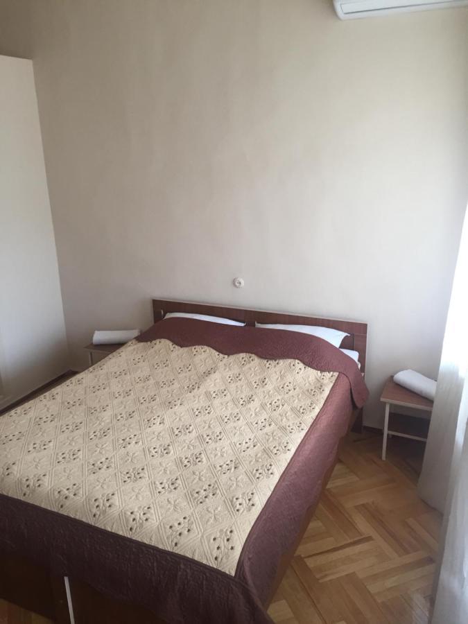 Host N1 Apartment Кутаиси Екстериор снимка