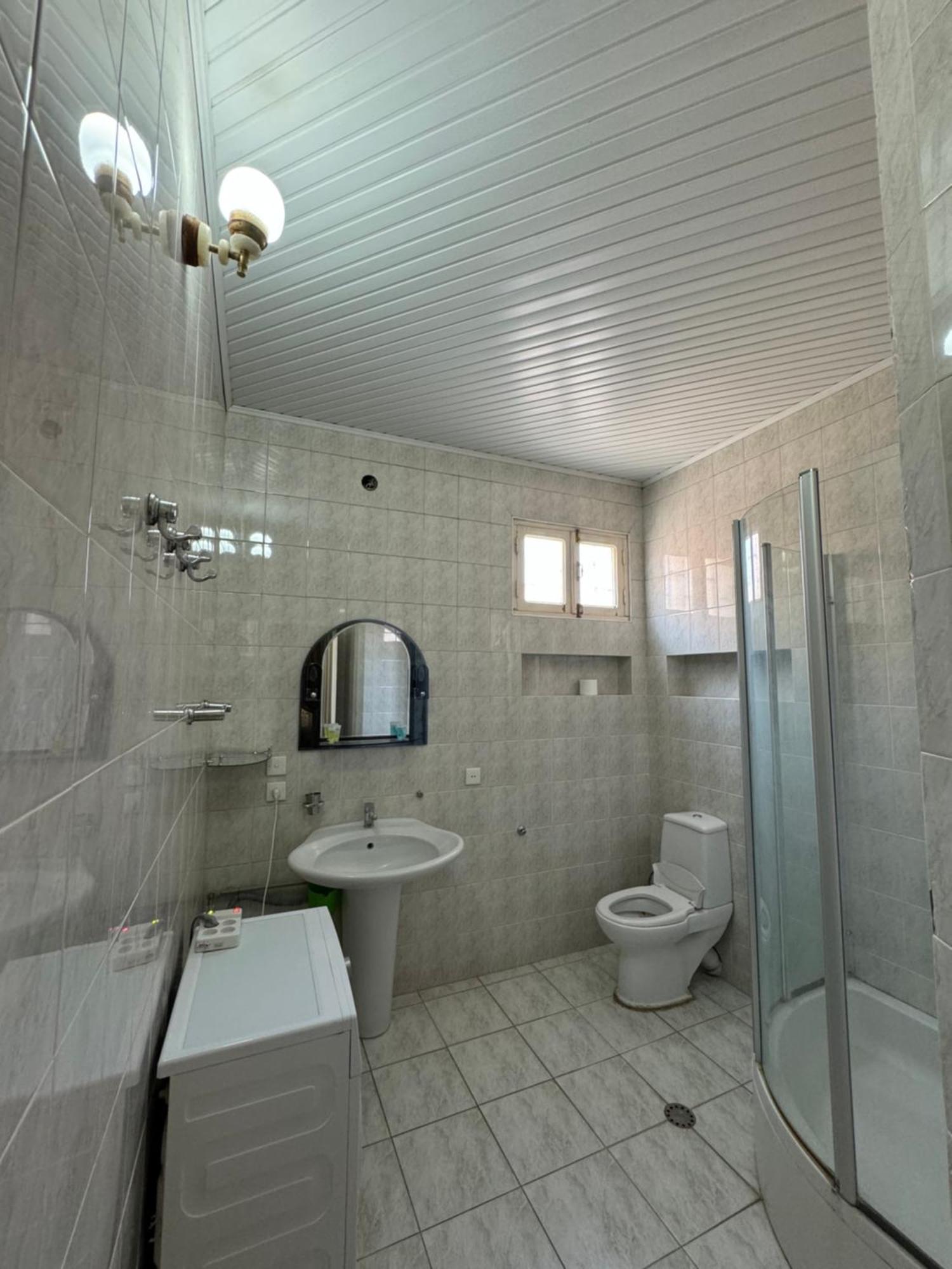 Host N1 Apartment Кутаиси Екстериор снимка