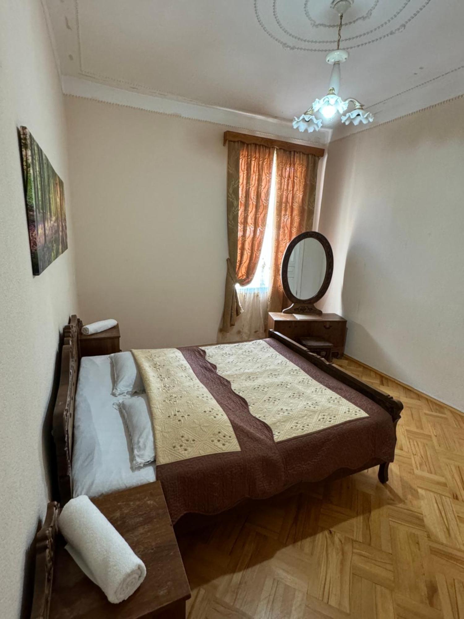 Host N1 Apartment Кутаиси Екстериор снимка