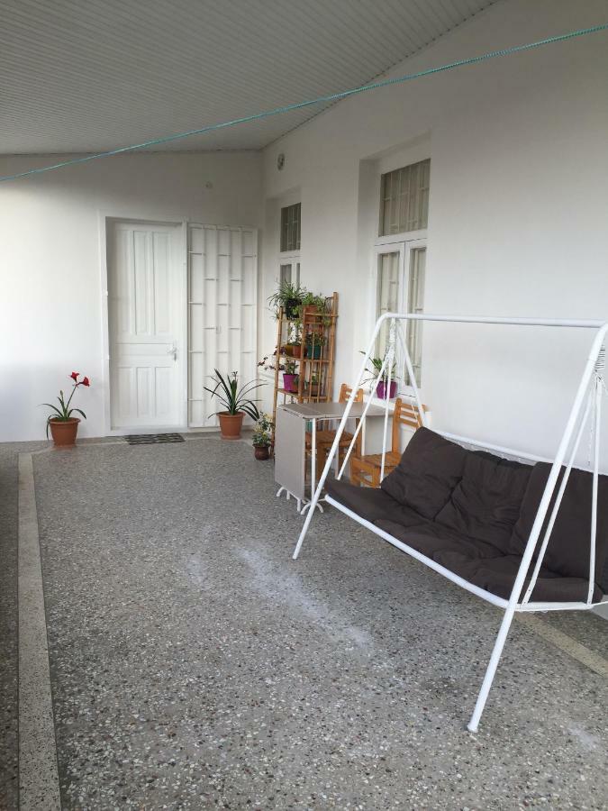 Host N1 Apartment Кутаиси Екстериор снимка